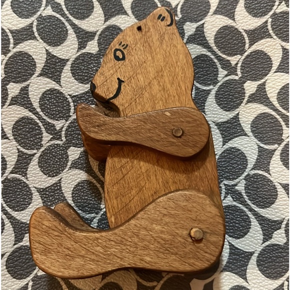 Add a bow for your Ralph Lauren Bear Christmas! Rustic wooden bear shelf sitter - Picture 1 of 3